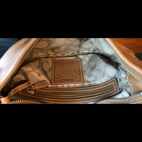 Coach Camel Mini - Picture 2 of 5